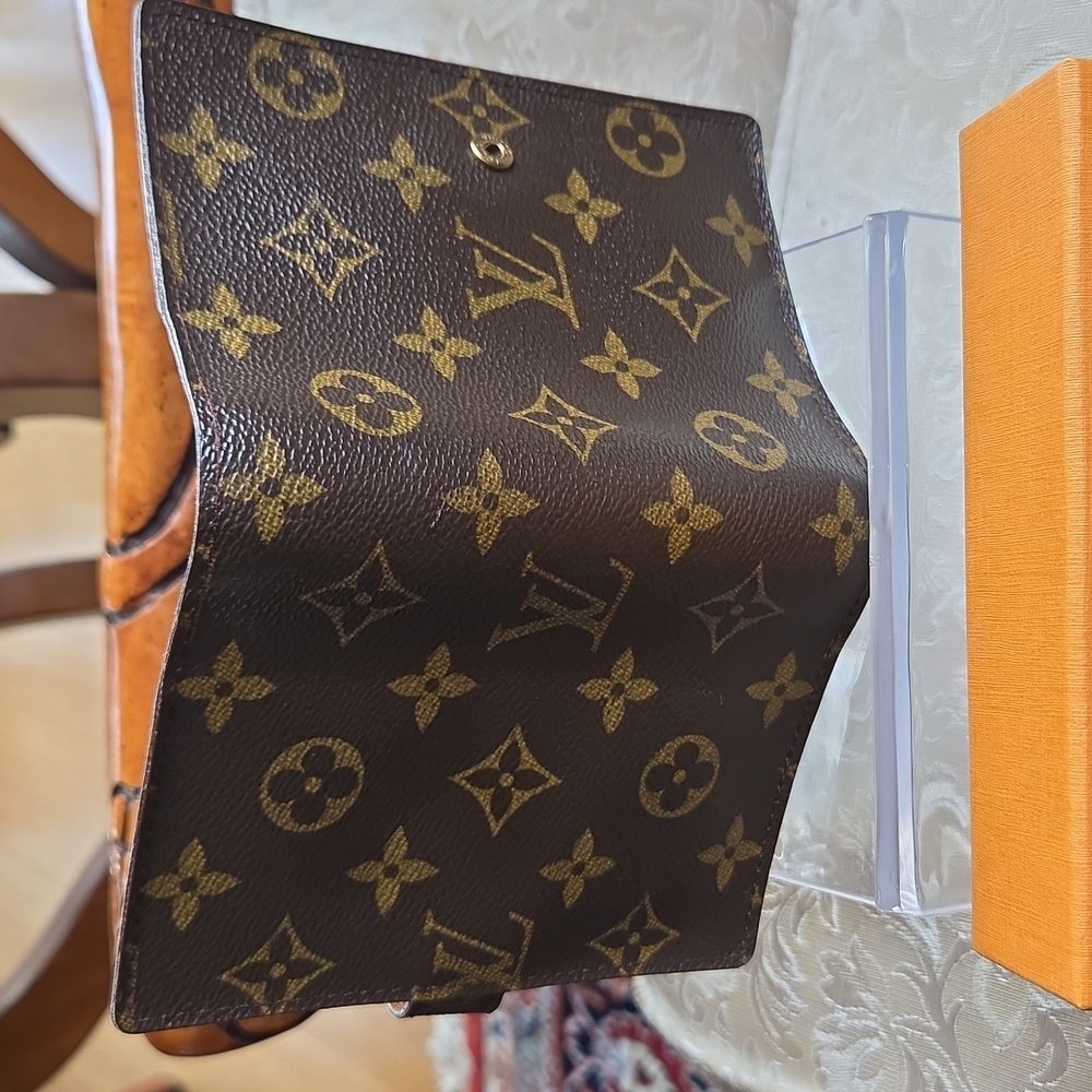 Louis Vuitton Monogram Brown and Gold Agenda Cover/Passport Holder - Picture 6 of 8